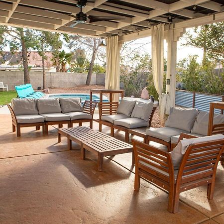 Comfy Expansive Home - Near The Strip - Heated Pool Лас-Вегас Экстерьер фото