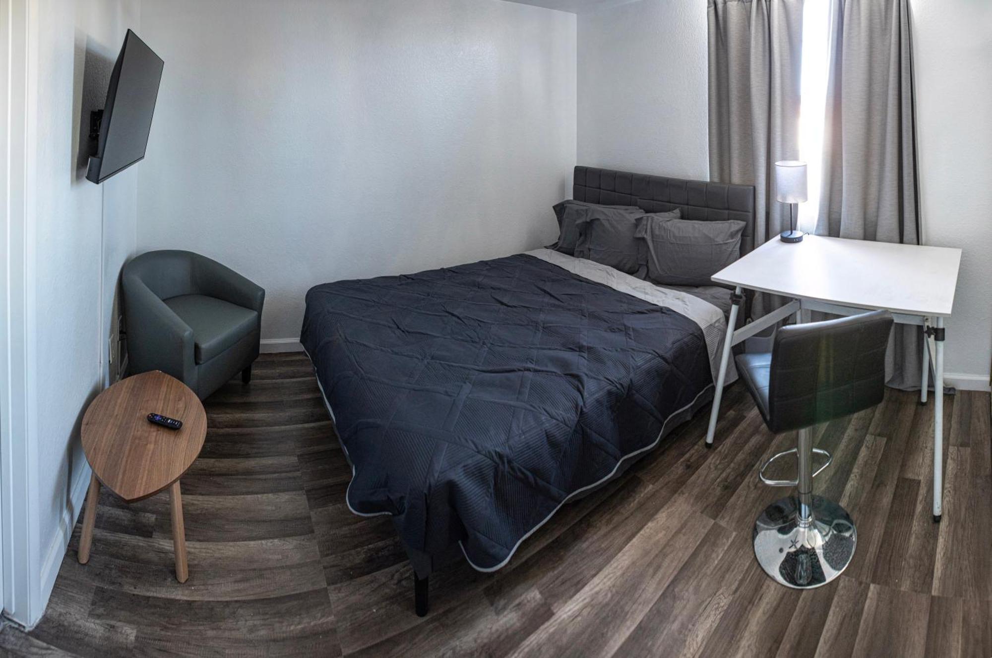 Comfy Expansive Home - Near The Strip - Heated Pool Лас-Вегас Экстерьер фото