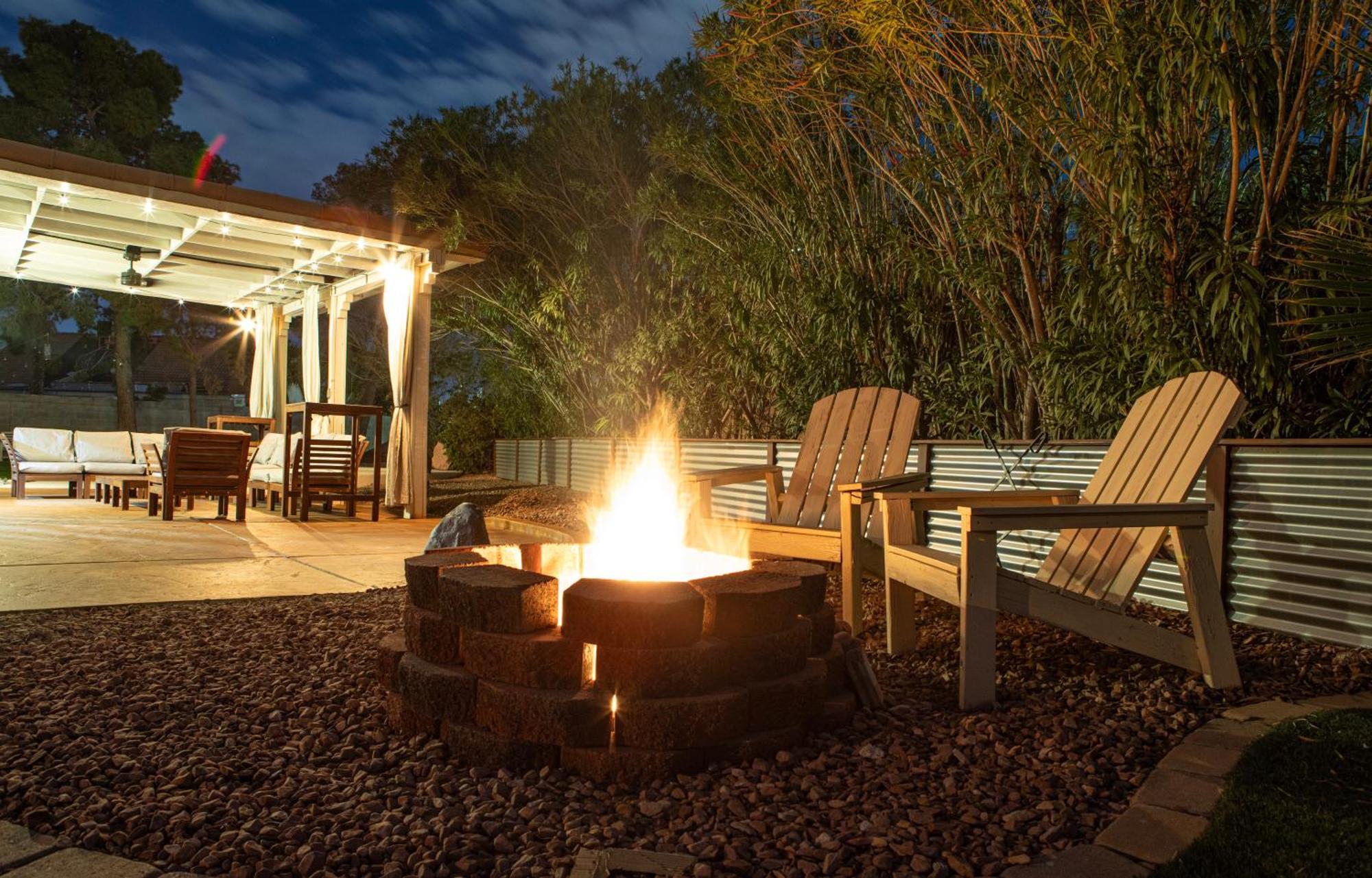 Comfy Expansive Home - Near The Strip - Heated Pool Лас-Вегас Экстерьер фото