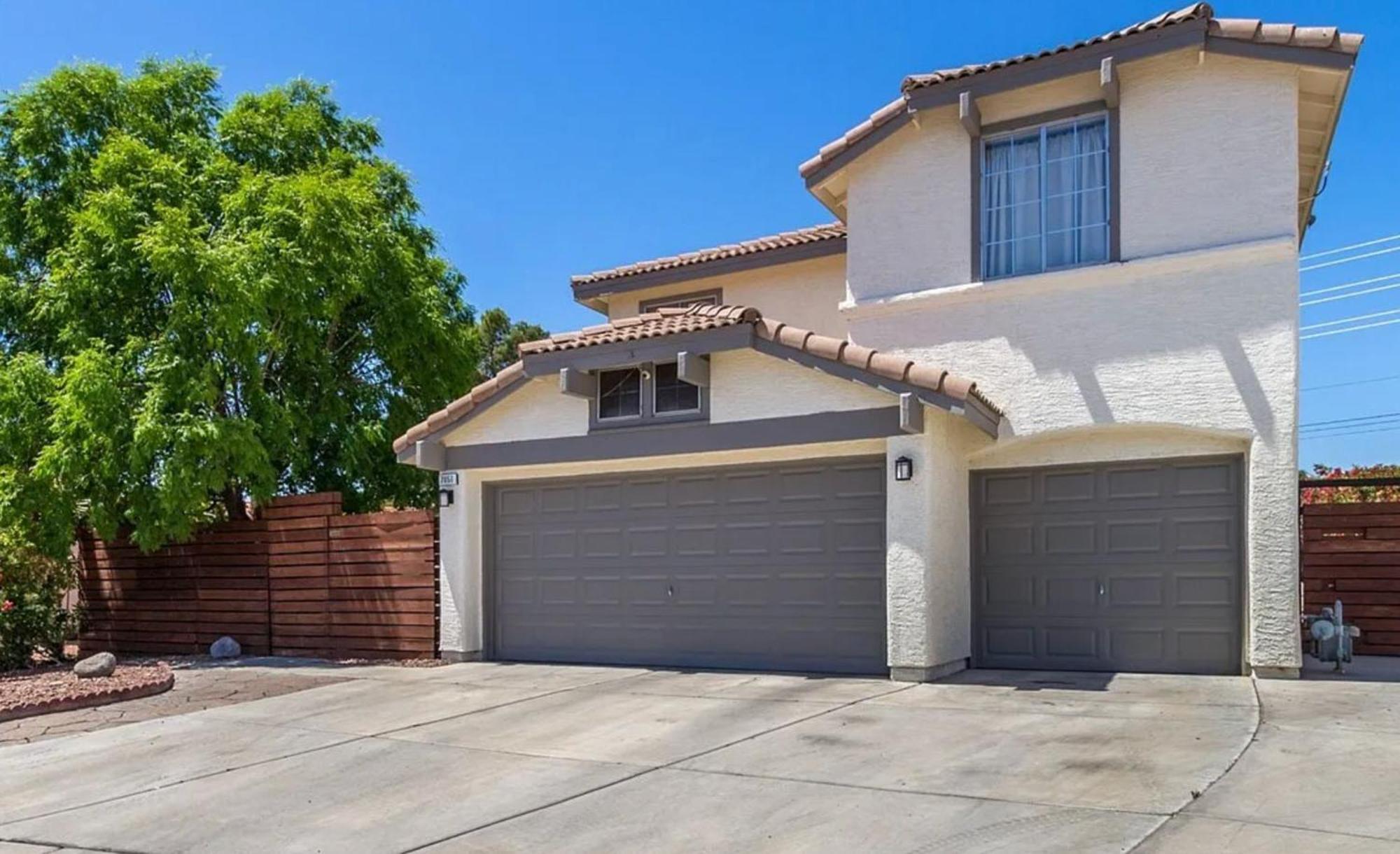 Comfy Expansive Home - Near The Strip - Heated Pool Лас-Вегас Экстерьер фото